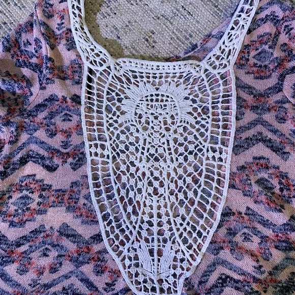 Almost Famous Womens size small pink knit lace back top - Picture 6 of 6
